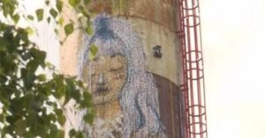 Робот-художник створює 30-метрові графіті