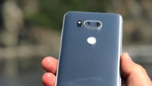 Оголошена ціна на флагманський смартфон LG V30