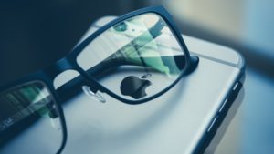 Apple готує для нас щось «легке і зручне в носінні»