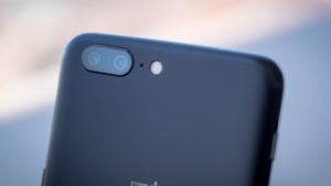 У OnePlus 5 і OnePlus 5T порівняли якість фотозйомки